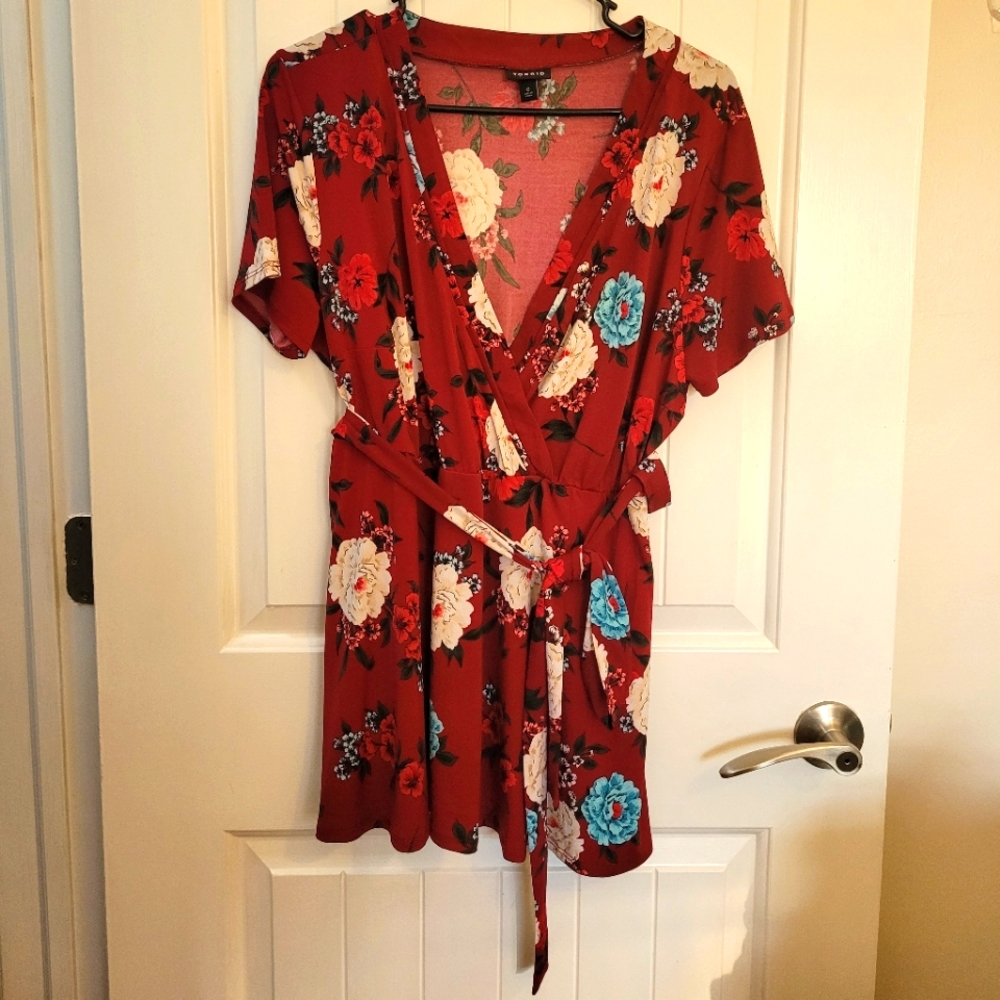 Torrid floral blouse
